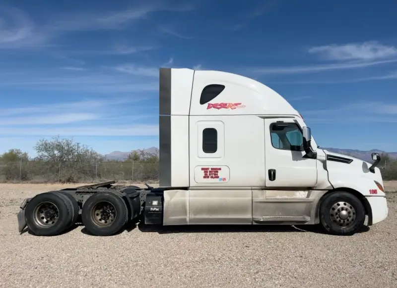 2023 Freightliner Cascadia photo 6
