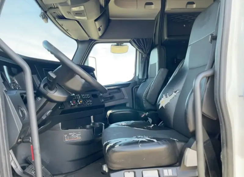 2023 Freightliner Cascadia photo 15