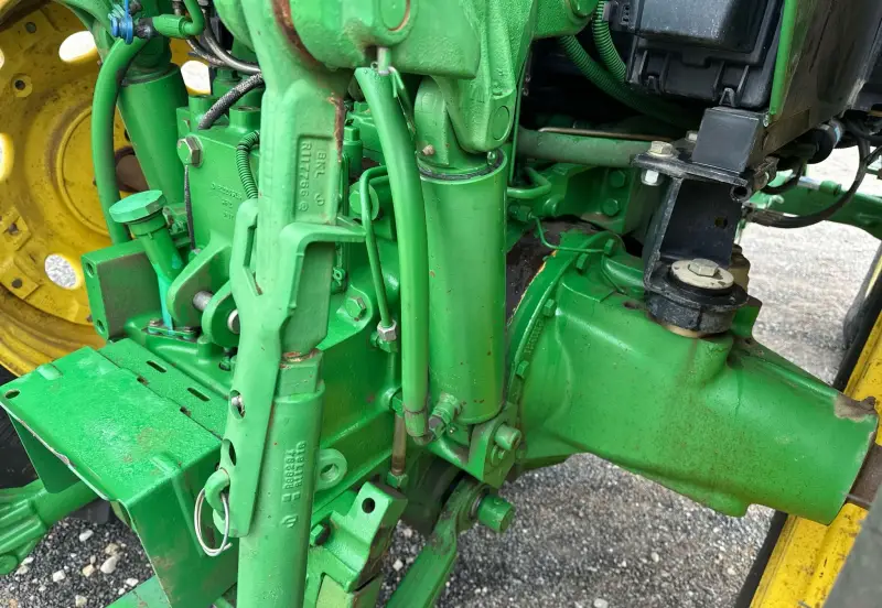 2010 John Deere 7330 photo 18