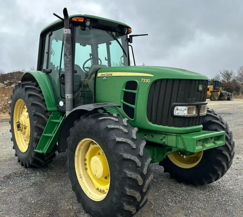 2010 John Deere 7330 photo 3