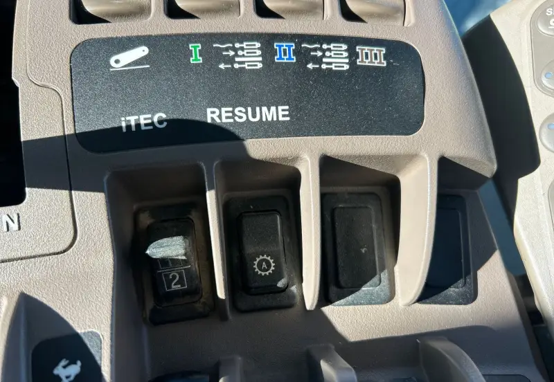 2012 John Deere 8310R photo 38