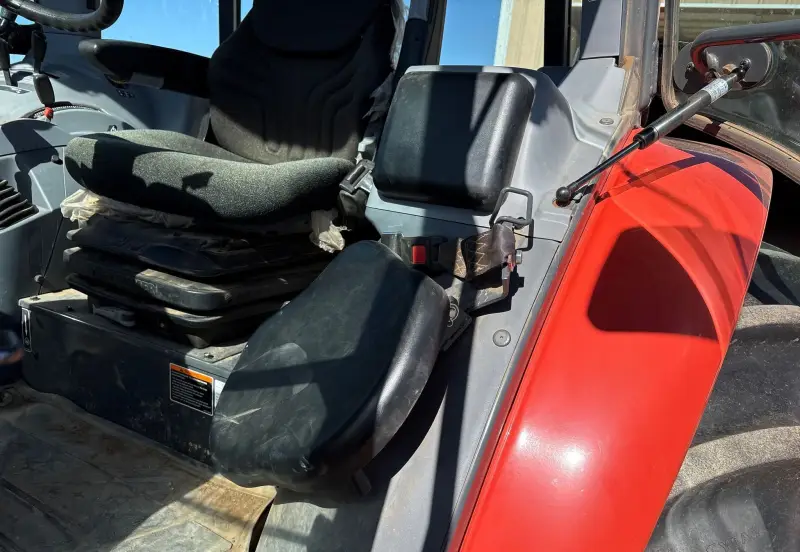 2022 Kubota M5-111D photo 35