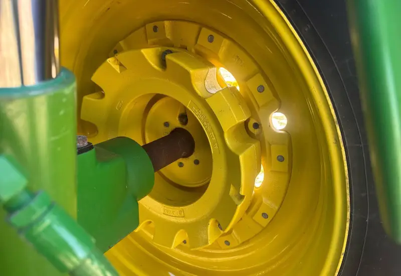 2014 John Deere 6190R photo 31