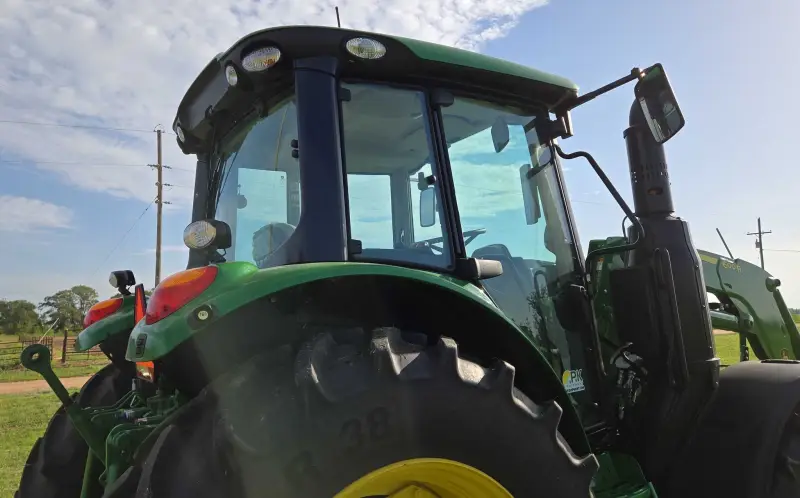 2022 John Deere 6120M photo 18