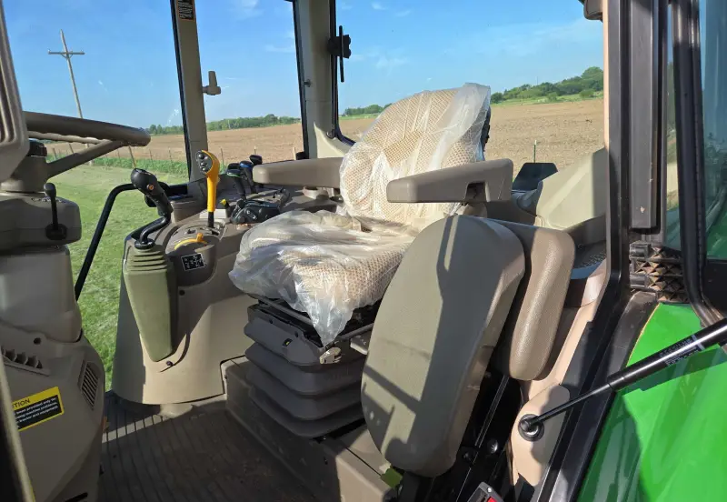 2022 John Deere 6120M photo 36