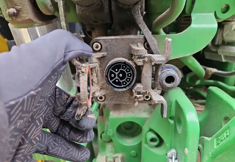 2022 John Deere 6130M photo 17