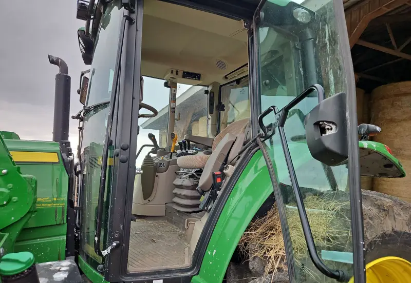 2022 John Deere 6130M photo 24