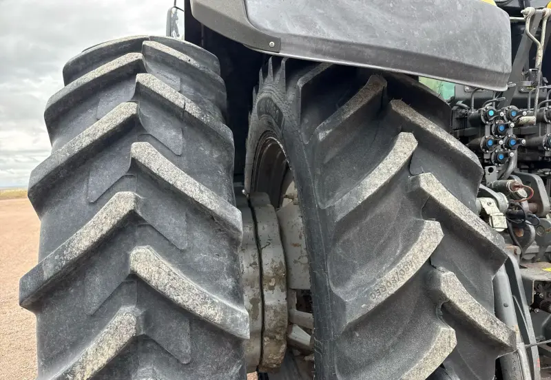 2016 Challenger MT675E photo 55