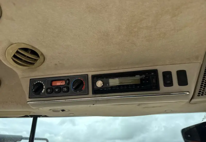 2016 Challenger MT675E photo 43