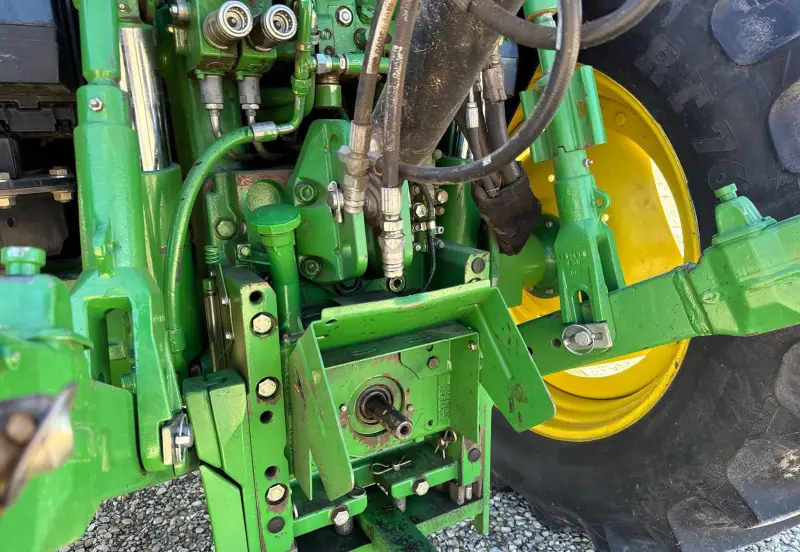 2013 John Deere 6125M photo 22