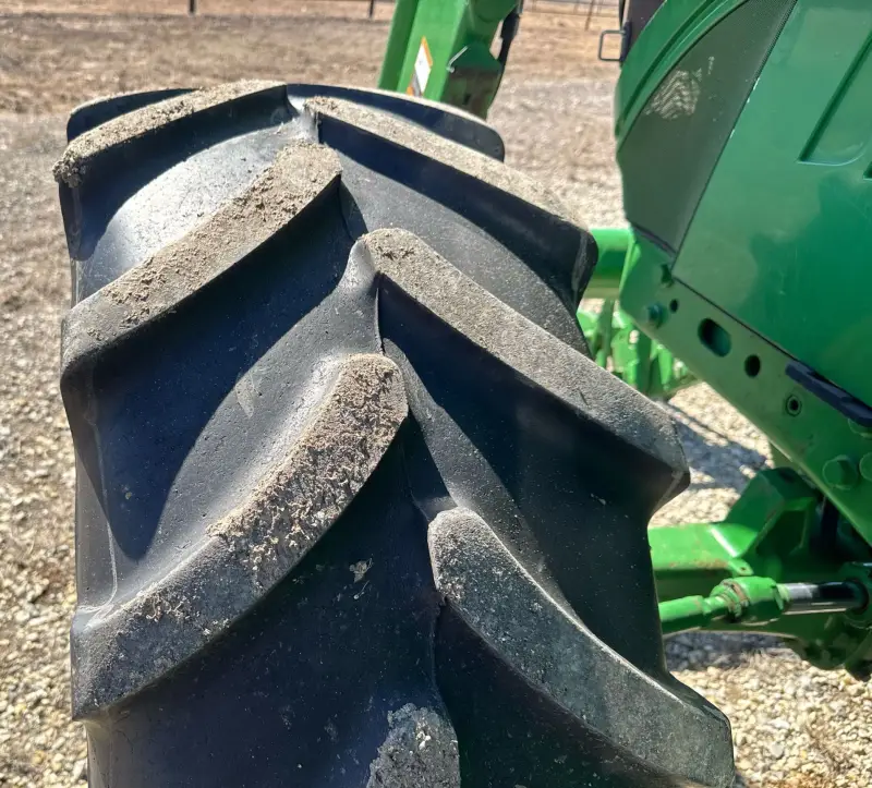 2013 John Deere 6125M photo 46