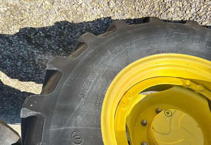 2013 John Deere 6125M photo 45