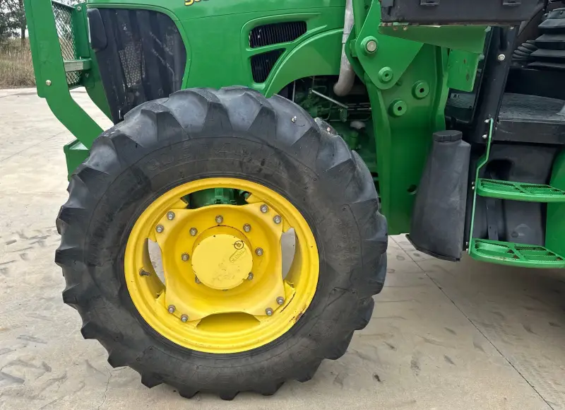2010 John Deere 5085M photo 53