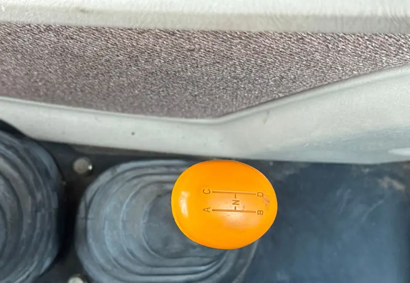 2010 John Deere 5085M photo 48