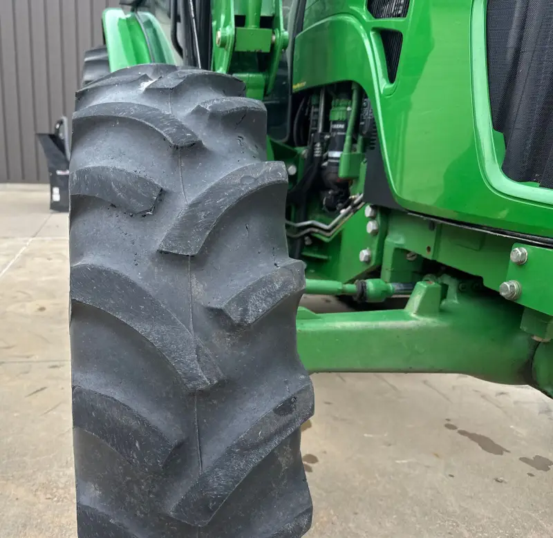 2010 John Deere 5085M photo 57