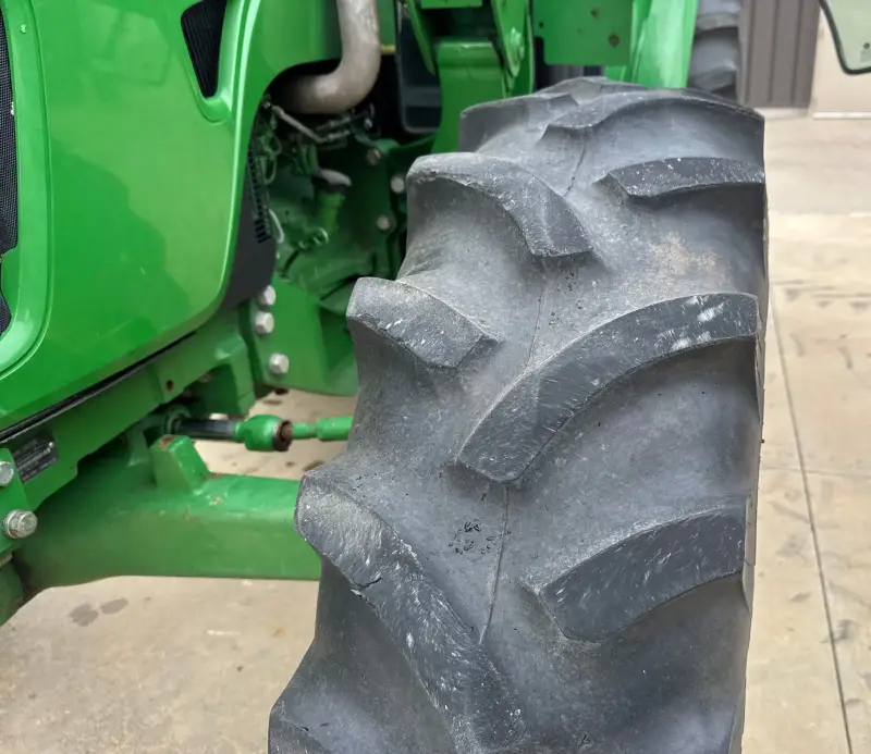 2010 John Deere 5085M photo 54