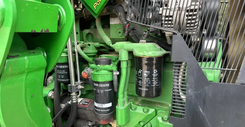 2010 John Deere 5085M photo 52