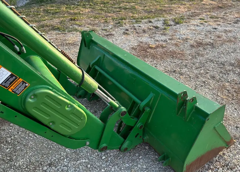 2019 John Deere 6105E photo 20