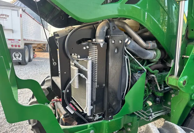 2019 John Deere 6105E photo 101