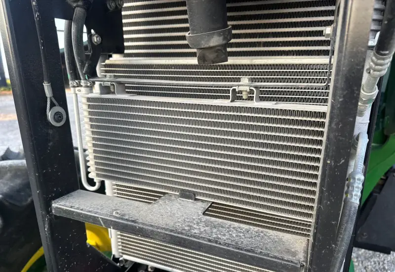 2019 John Deere 6105E photo 102