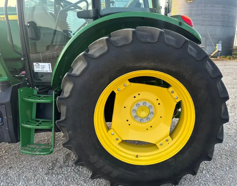 2019 John Deere 6105E photo 115