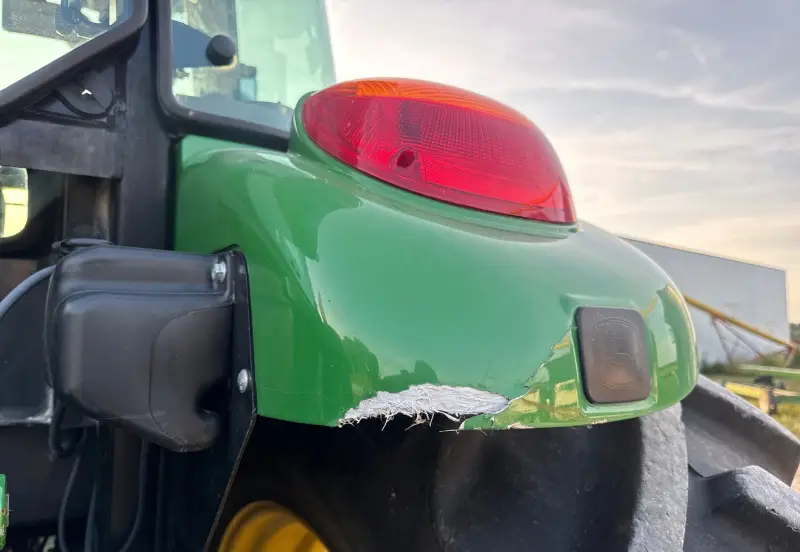 2019 John Deere 6105E photo 14