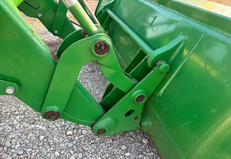 2019 John Deere 6105E photo 31