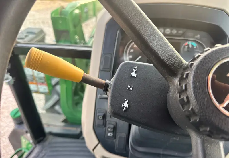 2019 John Deere 6105E photo 73