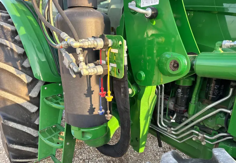2019 John Deere 6105E photo 37