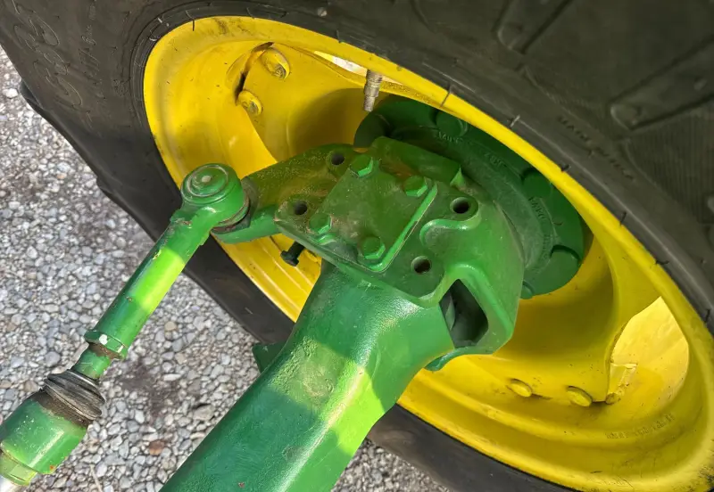 2019 John Deere 6105E photo 56