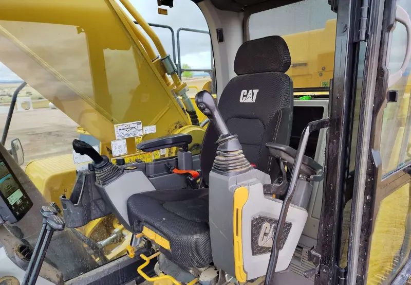 2023 Caterpillar 352 photo 48