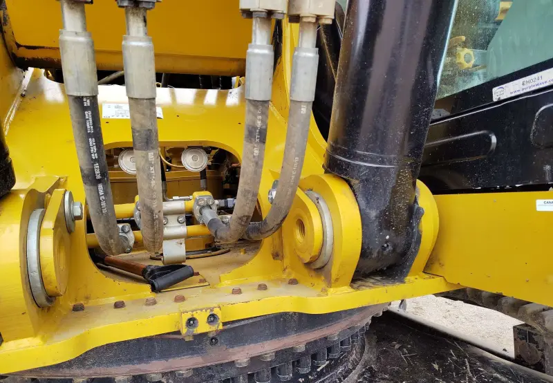 2023 Caterpillar 352 photo 18