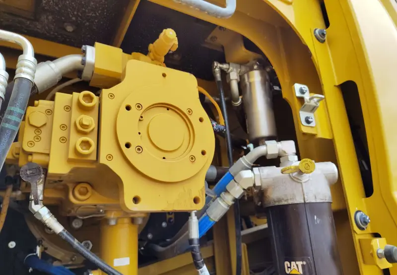 2023 Caterpillar 352 photo 68