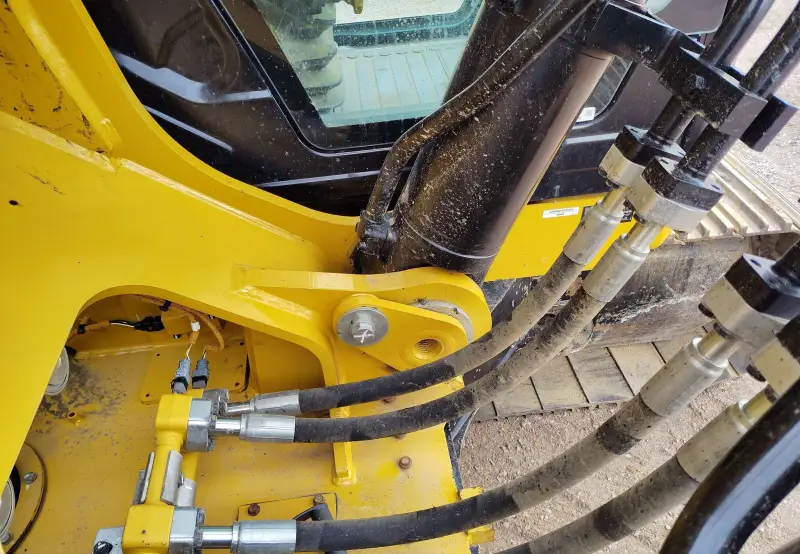 2023 Caterpillar 352 photo 17