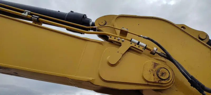 2023 Caterpillar 352 photo 32