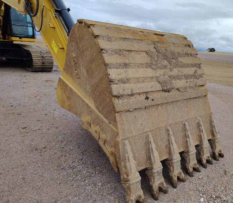 2023 Caterpillar 352 photo 38