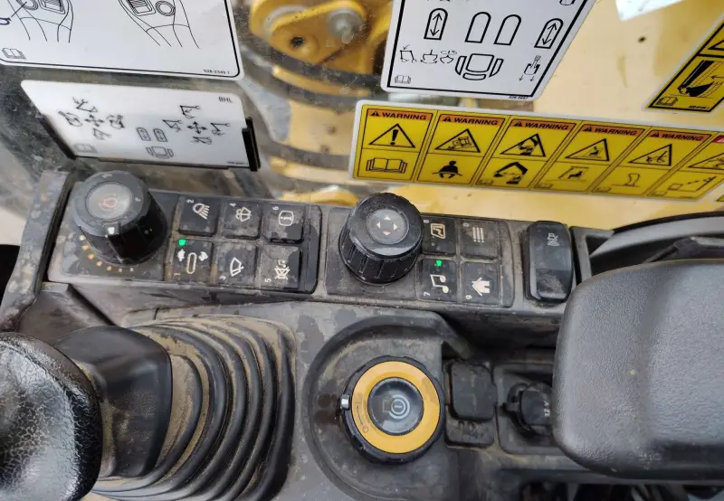 2023 Caterpillar 352 photo 54