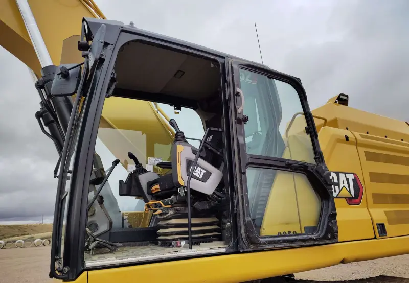 2023 Caterpillar 352 photo 47