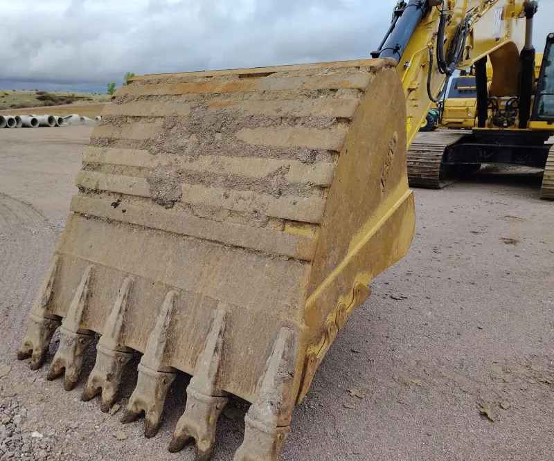 2023 Caterpillar 352 photo 39