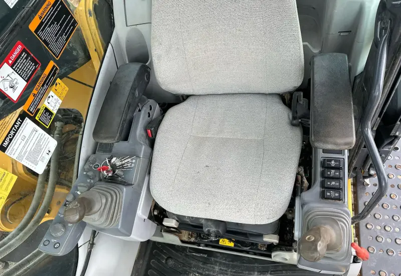 2017 John Deere 470G LC photo 46