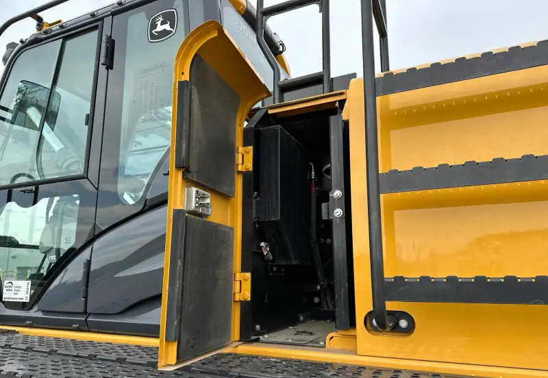 2017 John Deere 470G LC photo 39