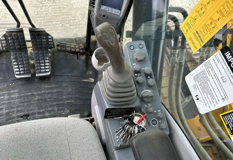 2017 John Deere 470G LC photo 48