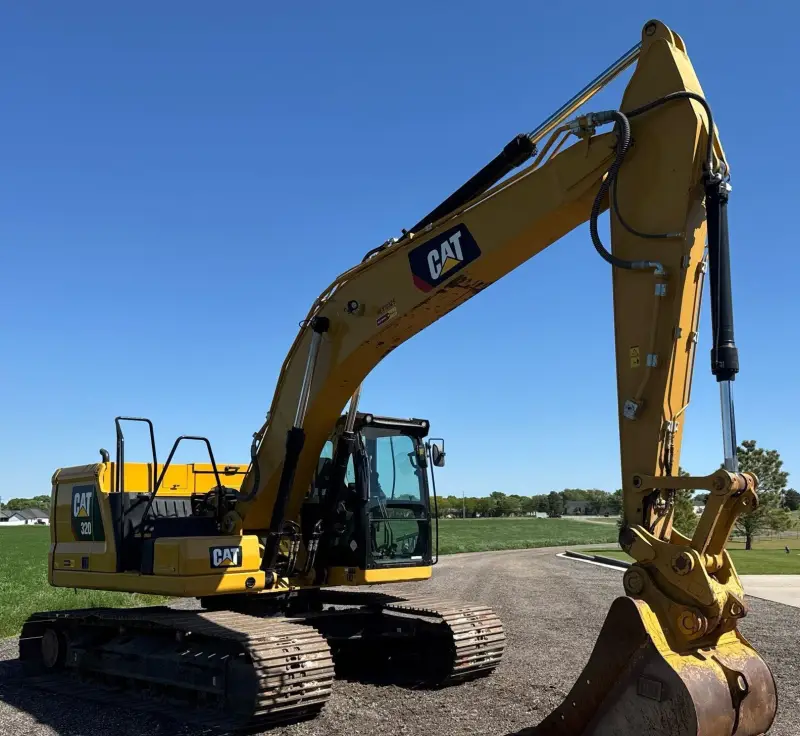 2018 Caterpillar 320 photo 2