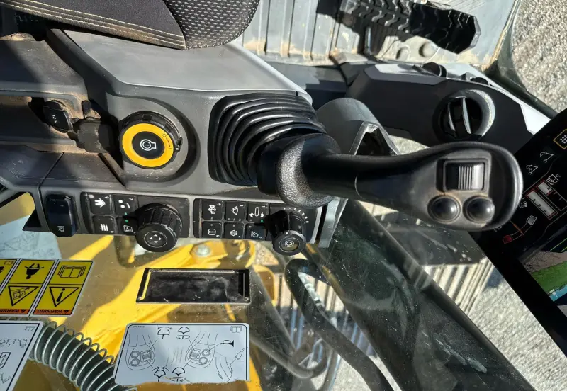 2018 Caterpillar 320 photo 35