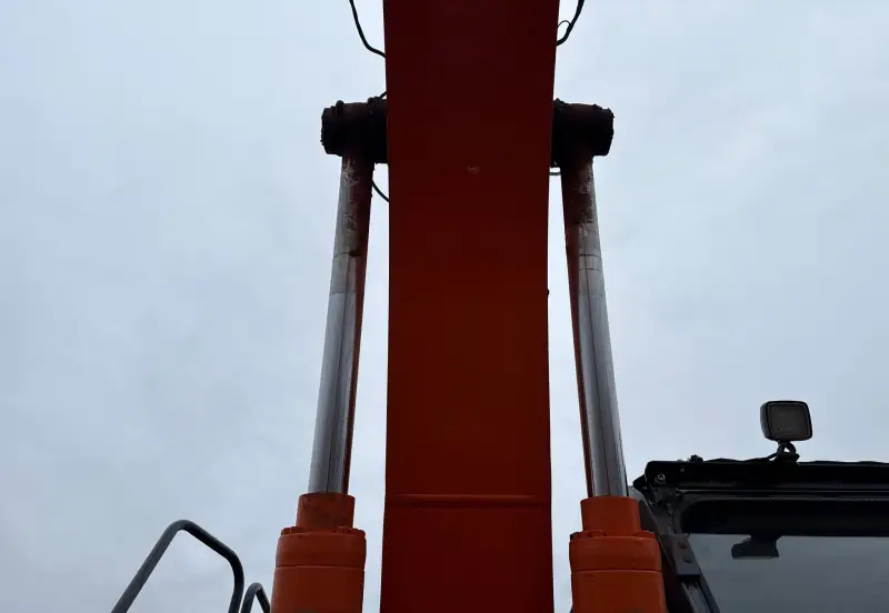 2021 Hitachi ZX160LC-6N photo 11