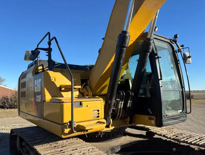 2017 Caterpillar 323FL photo 19