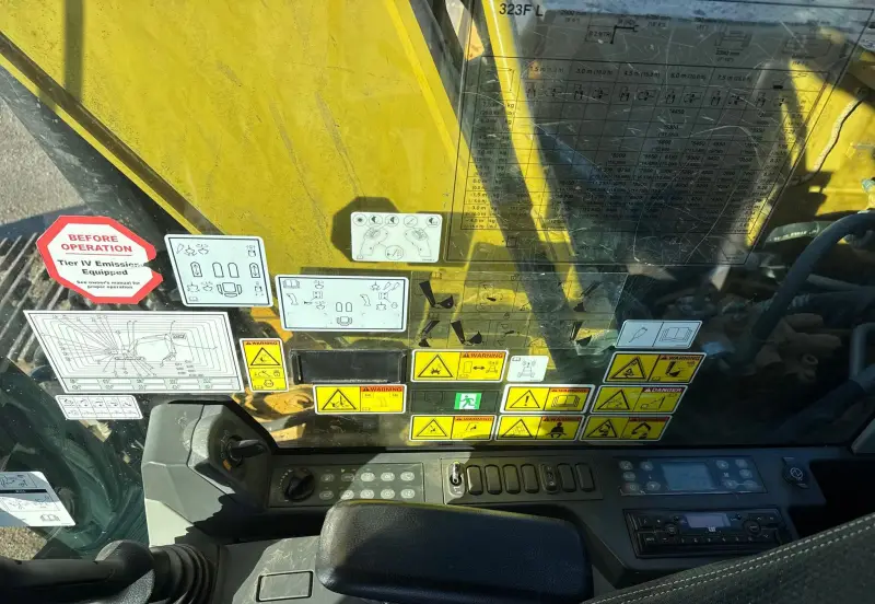 2017 Caterpillar 323FL photo 39