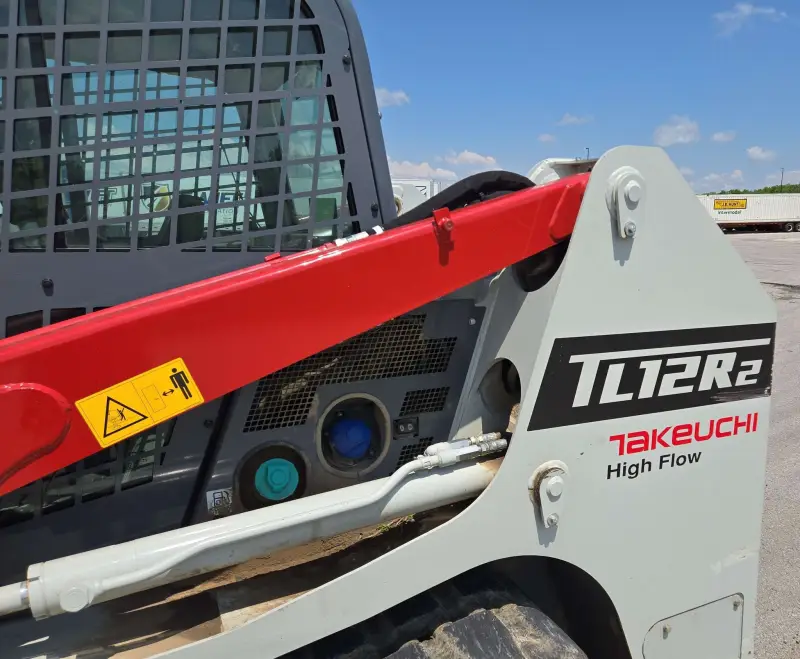 2023 Takeuchi TL12R-2 photo 9