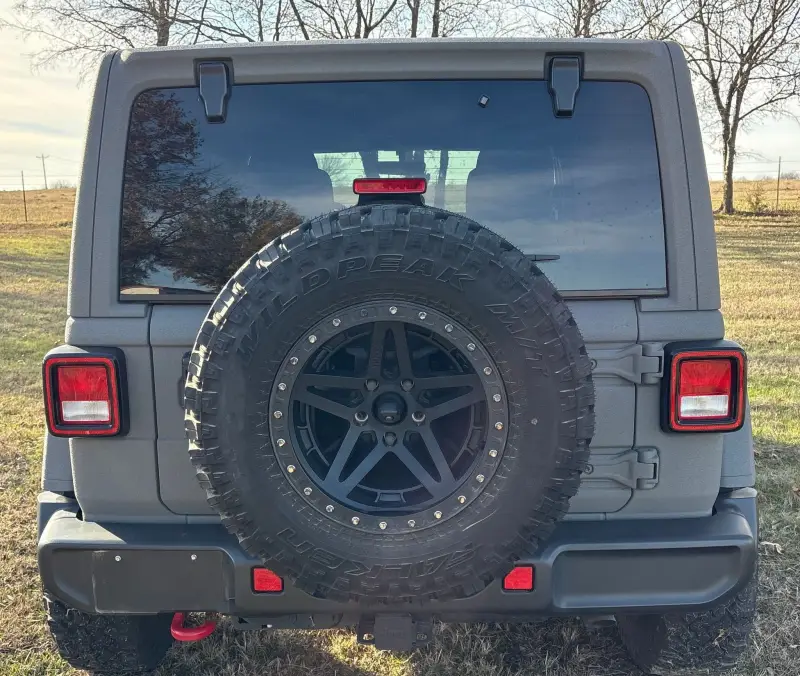 2021 Jeep Wrangler photo 5