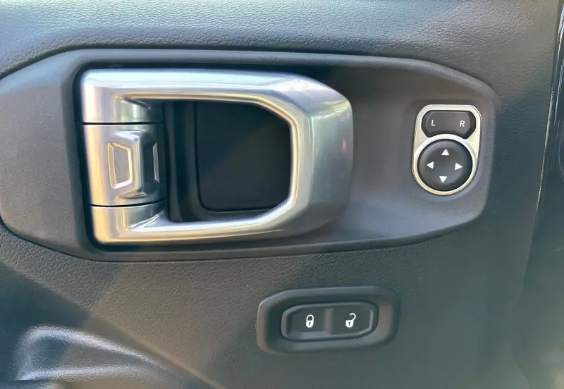 2021 Jeep Wrangler photo 31